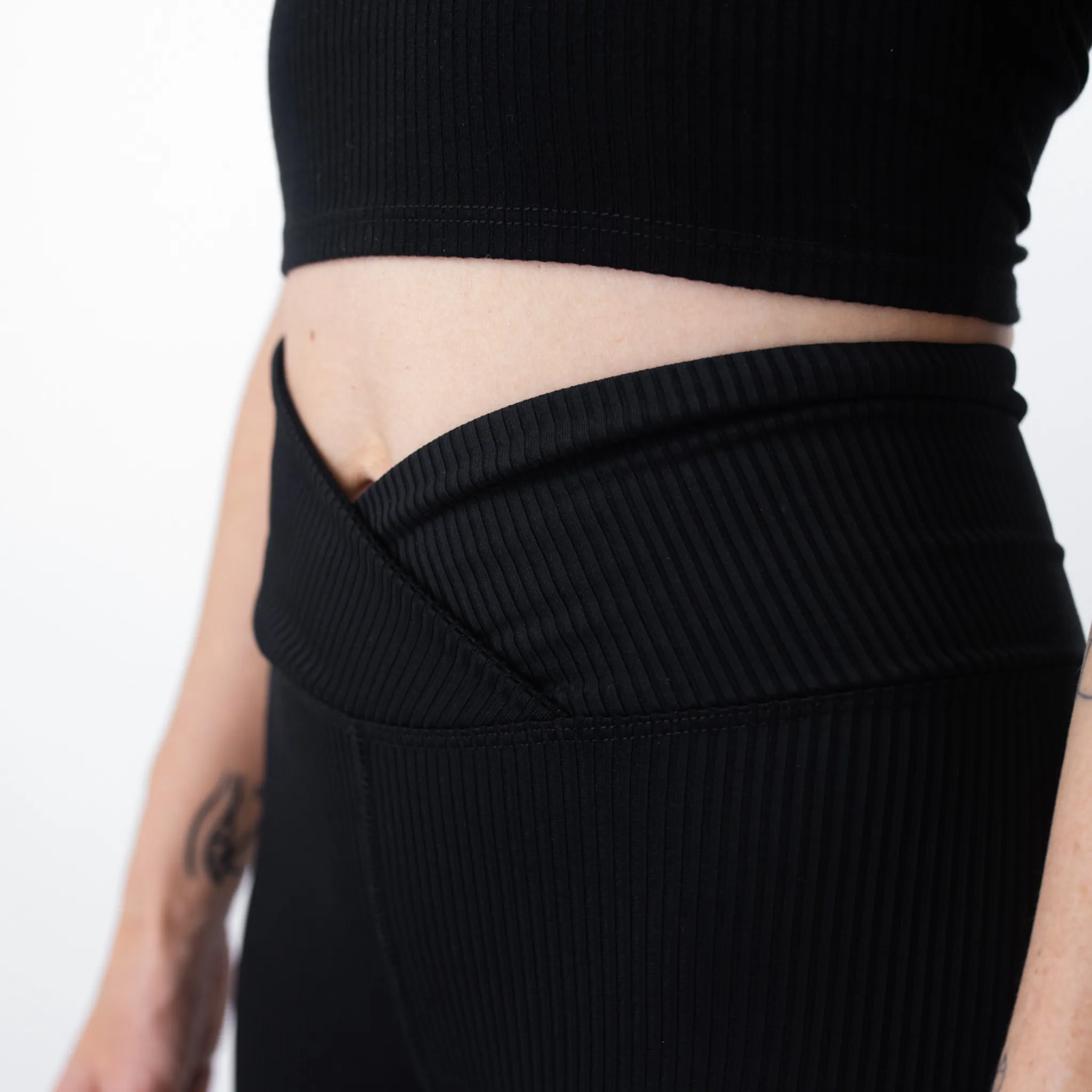 Black Ribbed Veronica Legging